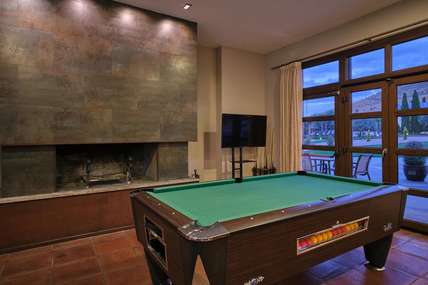 Hotel Spa Villa Nazules Chueca Zewnętrze zdjęcie